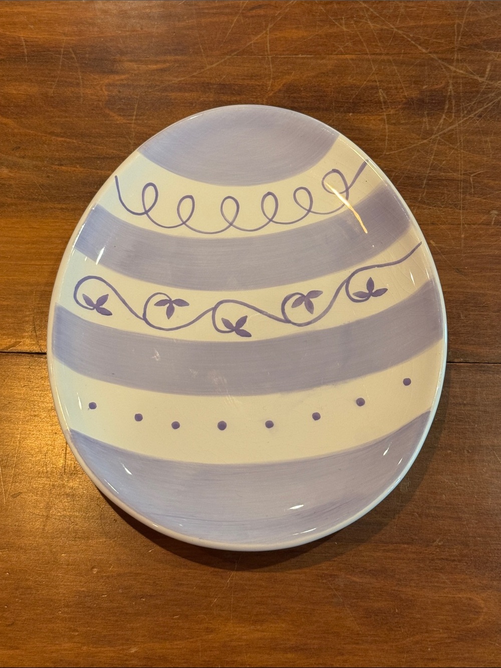 Pottery Barn Nostalgic Lilac Egg Shaped Dessert Salad Plates Easter Dishwasher